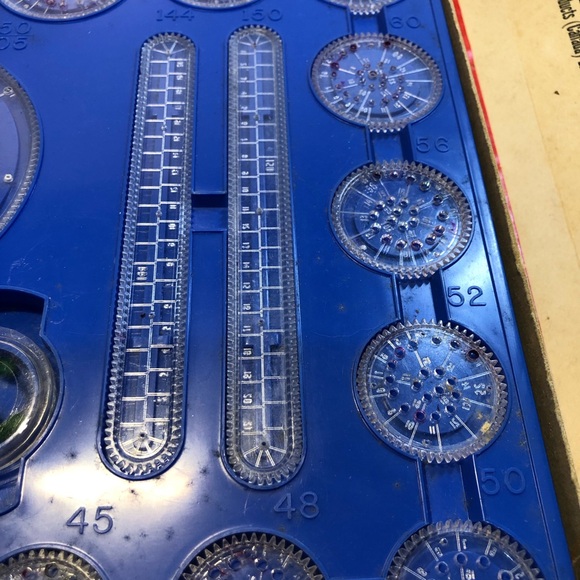 Vintage 1968 Spirograph, missing spool 36, 40 and pens, instructions included - Picture 14 of 16